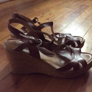 Platform sandals